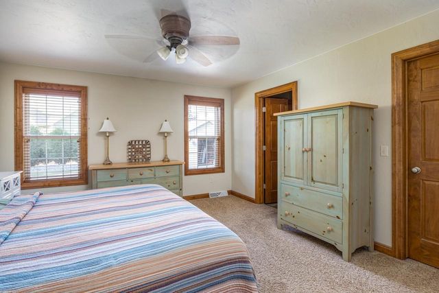 1124 BOBBY COURT, Appleton, WI 54915