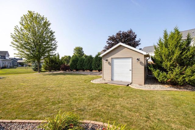 1124 BOBBY COURT, Appleton, WI 54915