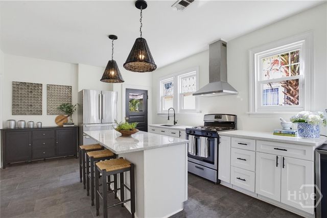 707 E 49th Street, Savannah, GA 31405