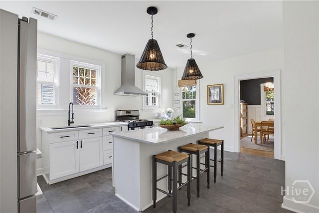 707 E 49th Street, Savannah, GA 31405