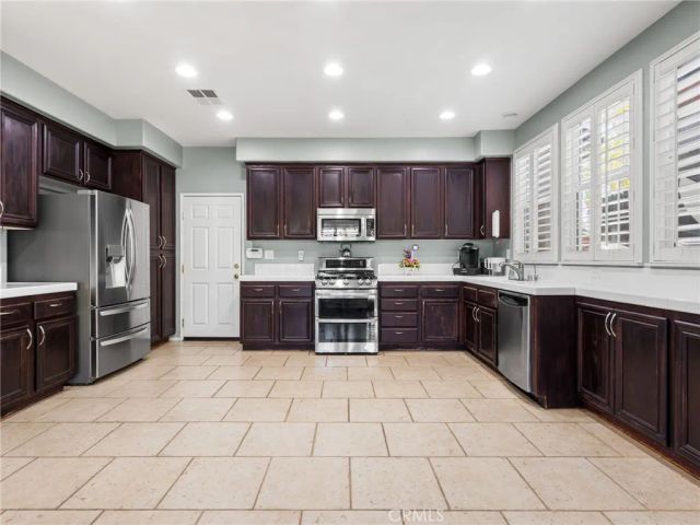 36692 Covington Circle, Murrieta, CA 92563