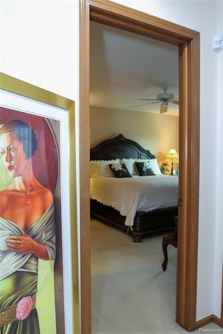 37860 N Laurel Park Drive, Livonia, MI 48152