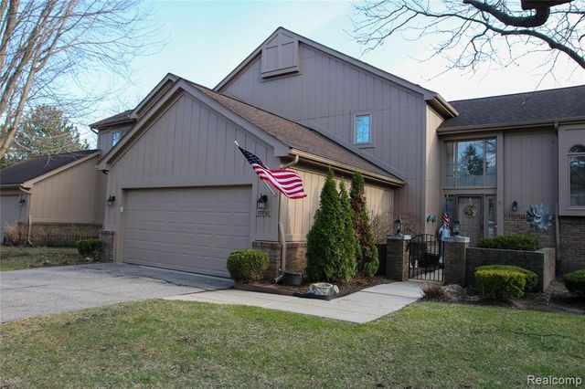 37860 N Laurel Park Drive, Livonia, MI 48152