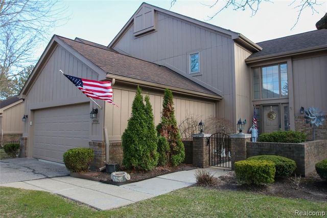 37860 N Laurel Park Drive, Livonia, MI 48152