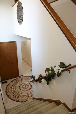 37860 N Laurel Park Drive, Livonia, MI 48152