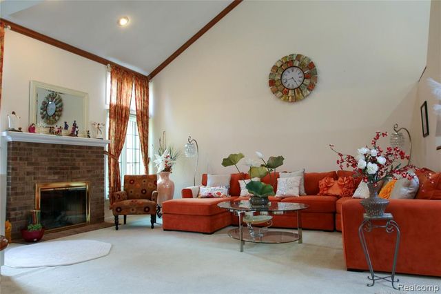 37860 N Laurel Park Drive, Livonia, MI 48152