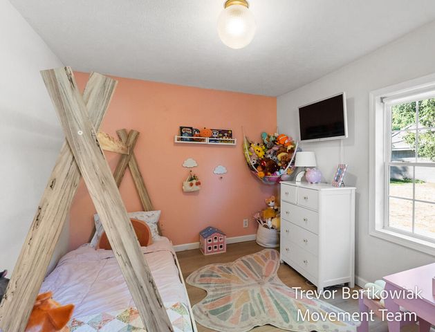 529 Porter Road, Norton Shores, MI 49441