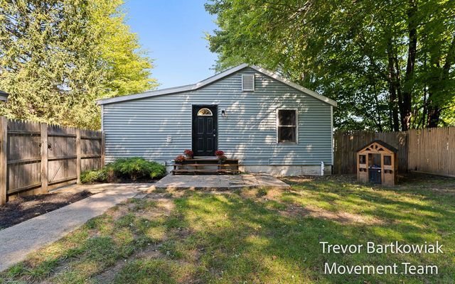 529 Porter Road, Norton Shores, MI 49441