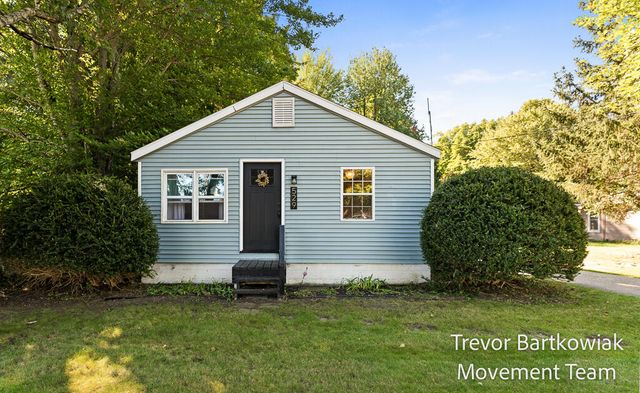 529 Porter Road, Norton Shores, MI 49441