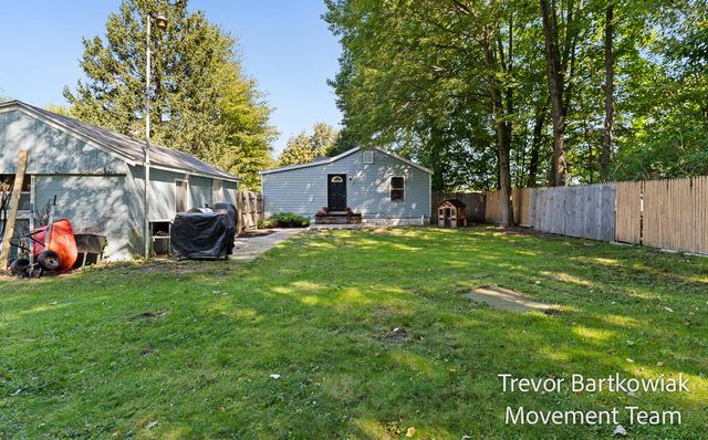 529 Porter Road, Norton Shores, MI 49441