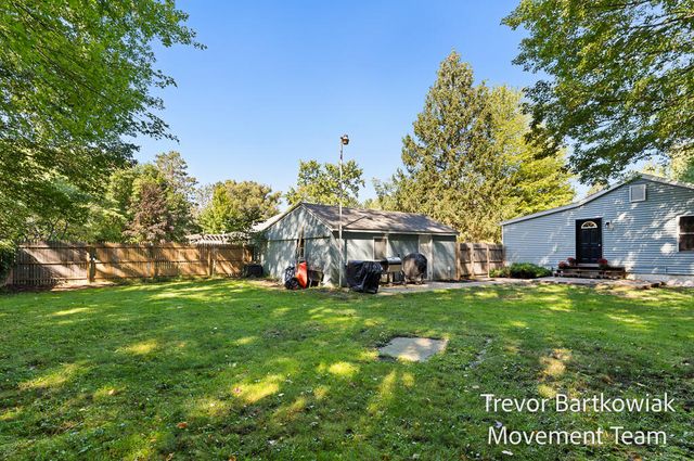 529 Porter Road, Norton Shores, MI 49441