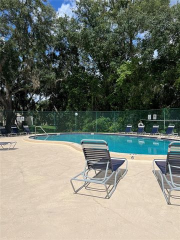 11940 SKYLAKE PLACE 11940-A, Temple Terrace, FL 33617