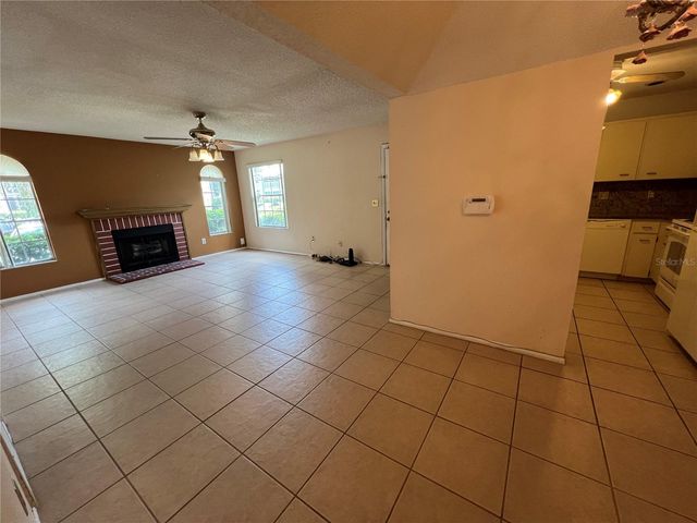 11940 SKYLAKE PLACE 11940-A, Temple Terrace, FL 33617