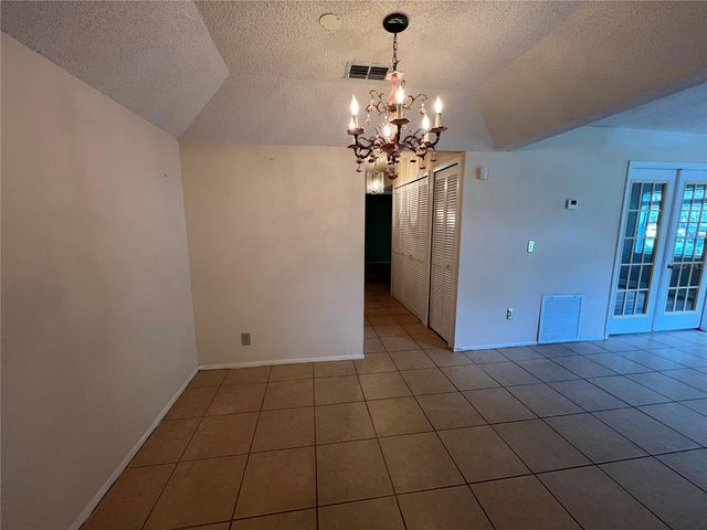 11940 SKYLAKE PLACE 11940-A, Temple Terrace, FL 33617