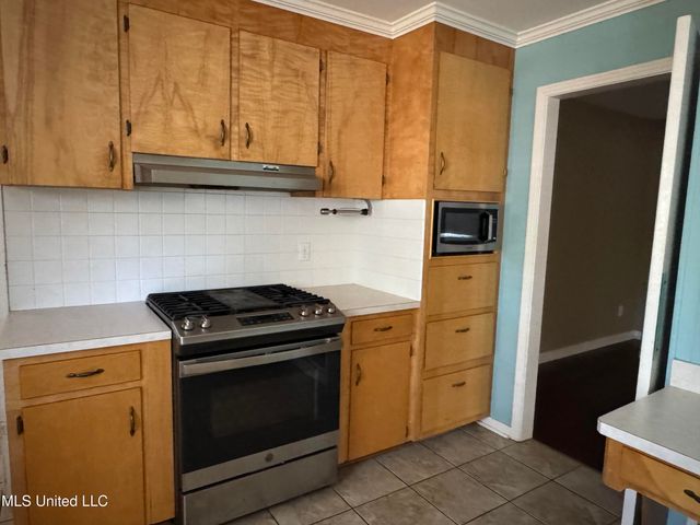 235 Pimlico Place, Jackson, MS 39211