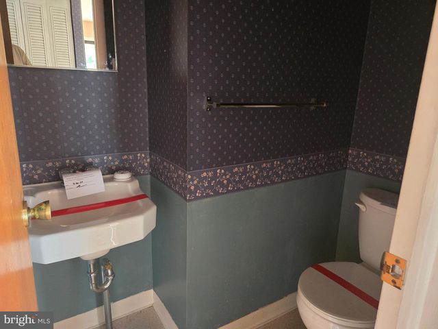 402 GEORGETOWN RD, Blackwood, NJ 08012