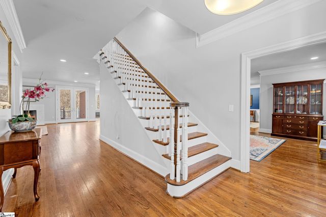 25 Club Forest Lane, Greenville, SC 29605