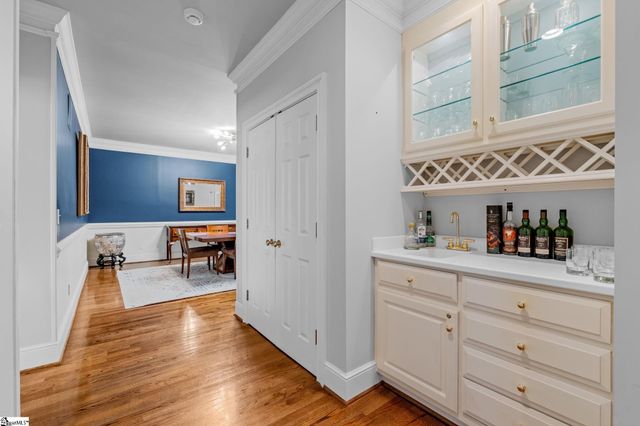 25 Club Forest Lane, Greenville, SC 29605