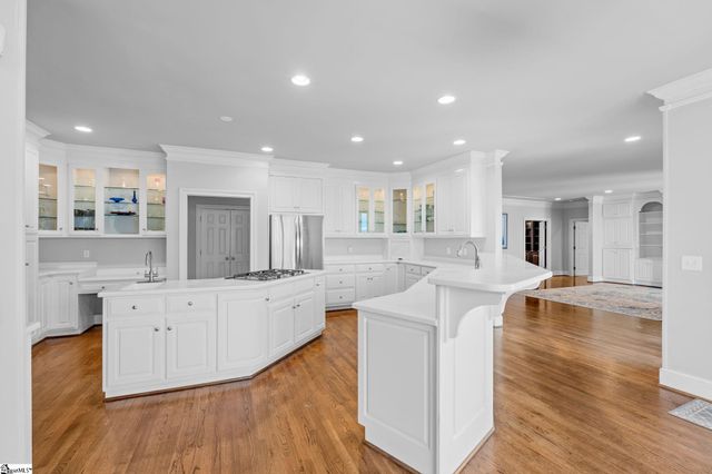 25 Club Forest Lane, Greenville, SC 29605