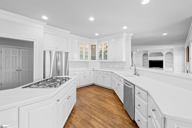 25 Club Forest Lane, Greenville, SC 29605