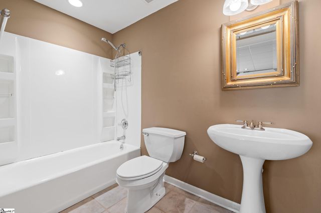 25 Club Forest Lane, Greenville, SC 29605