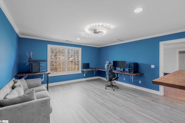 25 Club Forest Lane, Greenville, SC 29605