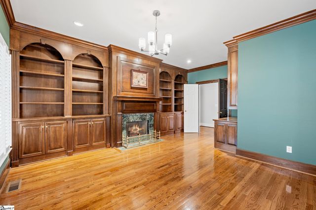 25 Club Forest Lane, Greenville, SC 29605