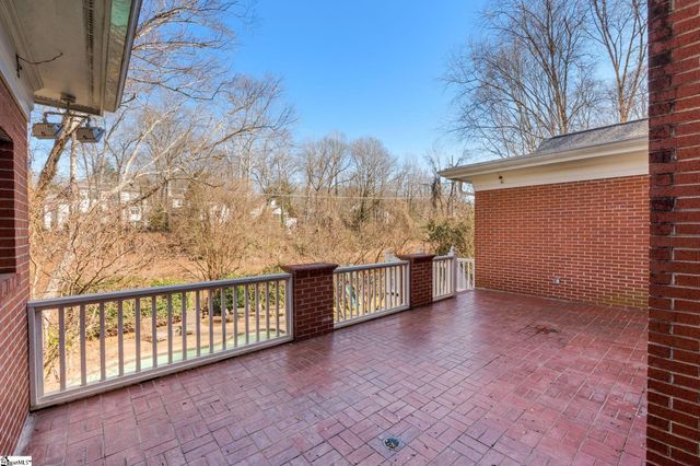 25 Club Forest Lane, Greenville, SC 29605