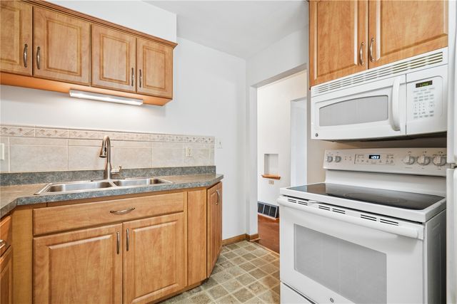 2849 13th Avenue SE, Cedar Rapids, IA 52403