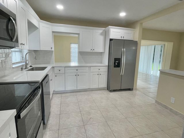 1160 SW 69th Ave, Plantation, FL 33317