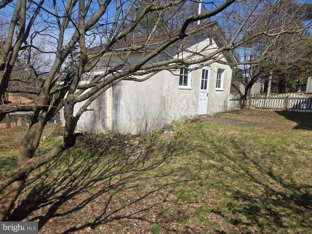 1900 3RD AVE, Pottsville, PA 17901