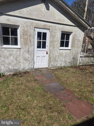 1900 3RD AVE, Pottsville, PA 17901