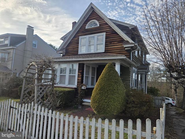 1900 3RD AVE, Pottsville, PA 17901