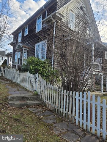 1900 3RD AVE, Pottsville, PA 17901