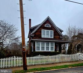 1900 3RD AVE, Pottsville, PA 17901