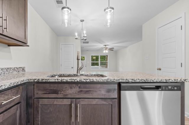 134 Quarry Point Dr, Clarksville, TN 37043