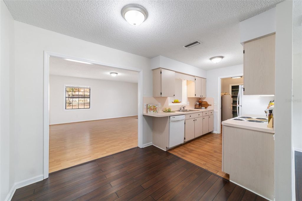 Image 16 of property listing at 2971 NE 35TH PLACE, Ocala, FL 34479