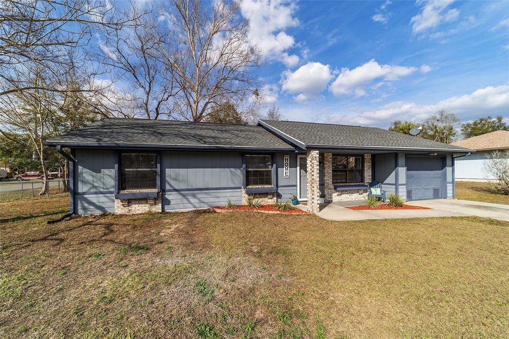 Image 3 of property listing at 2971 NE 35TH PLACE, Ocala, FL 34479