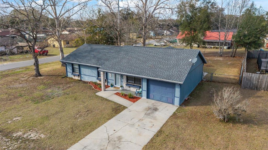 Image 4 of property listing at 2971 NE 35TH PLACE, Ocala, FL 34479