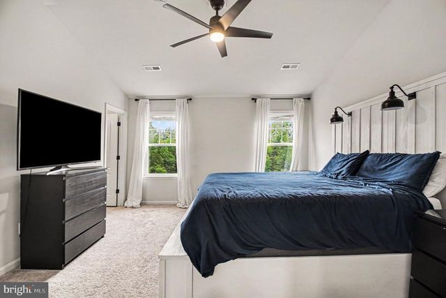 2525 DRAKE LN, Fredericksburg, VA 22408