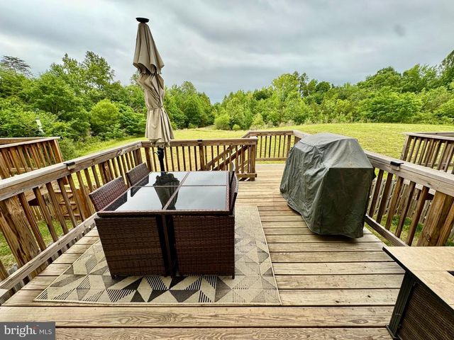 2525 DRAKE LN, Fredericksburg, VA 22408