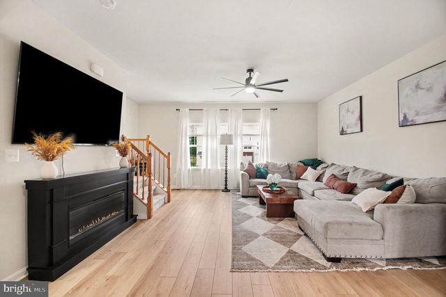 2525 DRAKE LN, Fredericksburg, VA 22408