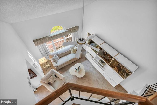 410 JAMESTOWN CT, Mount Laurel, NJ 08054