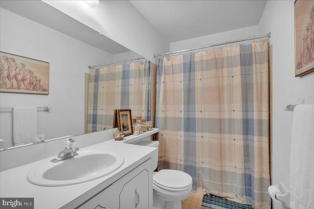 410 JAMESTOWN CT, Mount Laurel, NJ 08054