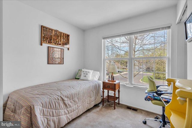 410 JAMESTOWN CT, Mount Laurel, NJ 08054