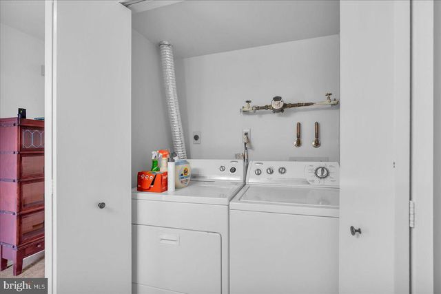 410 JAMESTOWN CT, Mount Laurel, NJ 08054