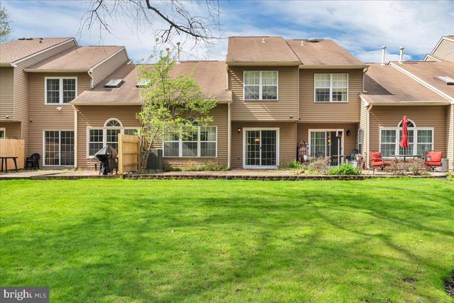 410 JAMESTOWN CT, Mount Laurel, NJ 08054