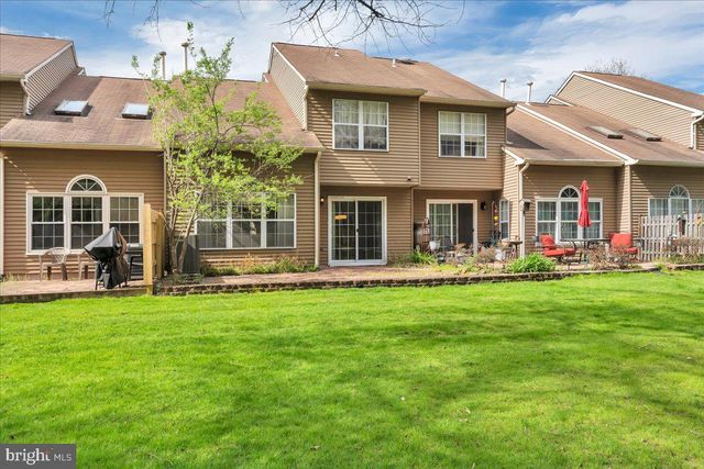 410 JAMESTOWN CT, Mount Laurel, NJ 08054