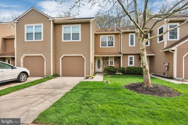 410 JAMESTOWN CT, Mount Laurel, NJ 08054