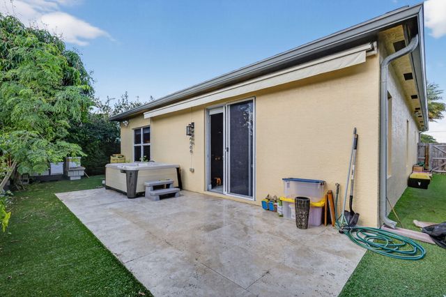 280 Reigle Avenue, Delray Beach, FL 33444